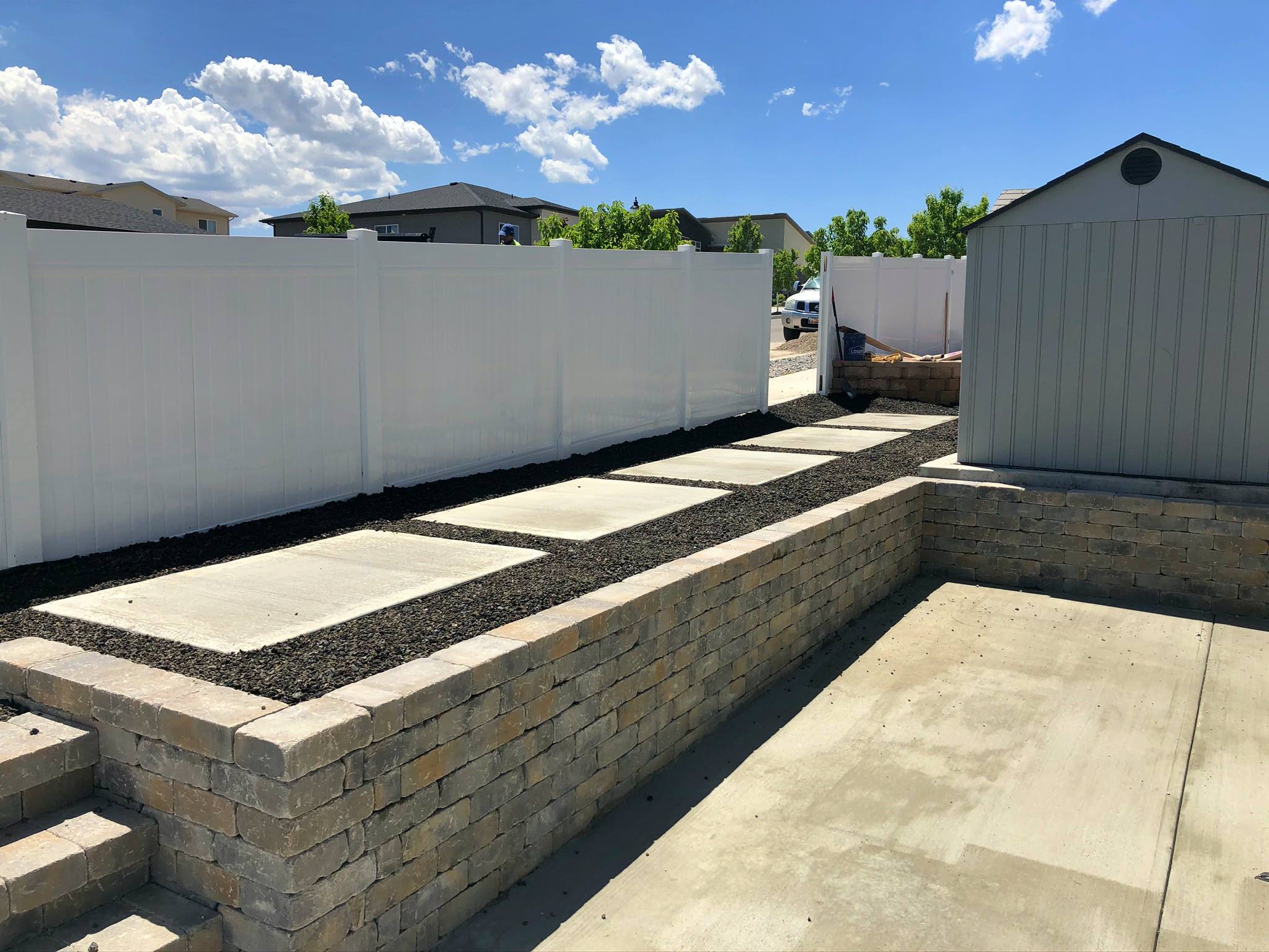 Photo of a contemporary landscaping in Salt Lake City.