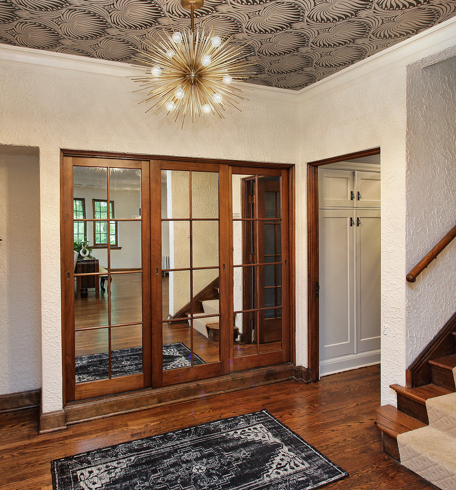 Transitional entryway photo in Chicago