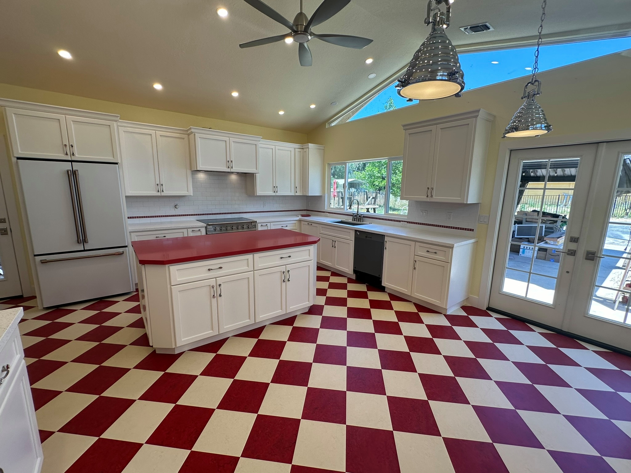 Dadek Kitchen & Laundry Room