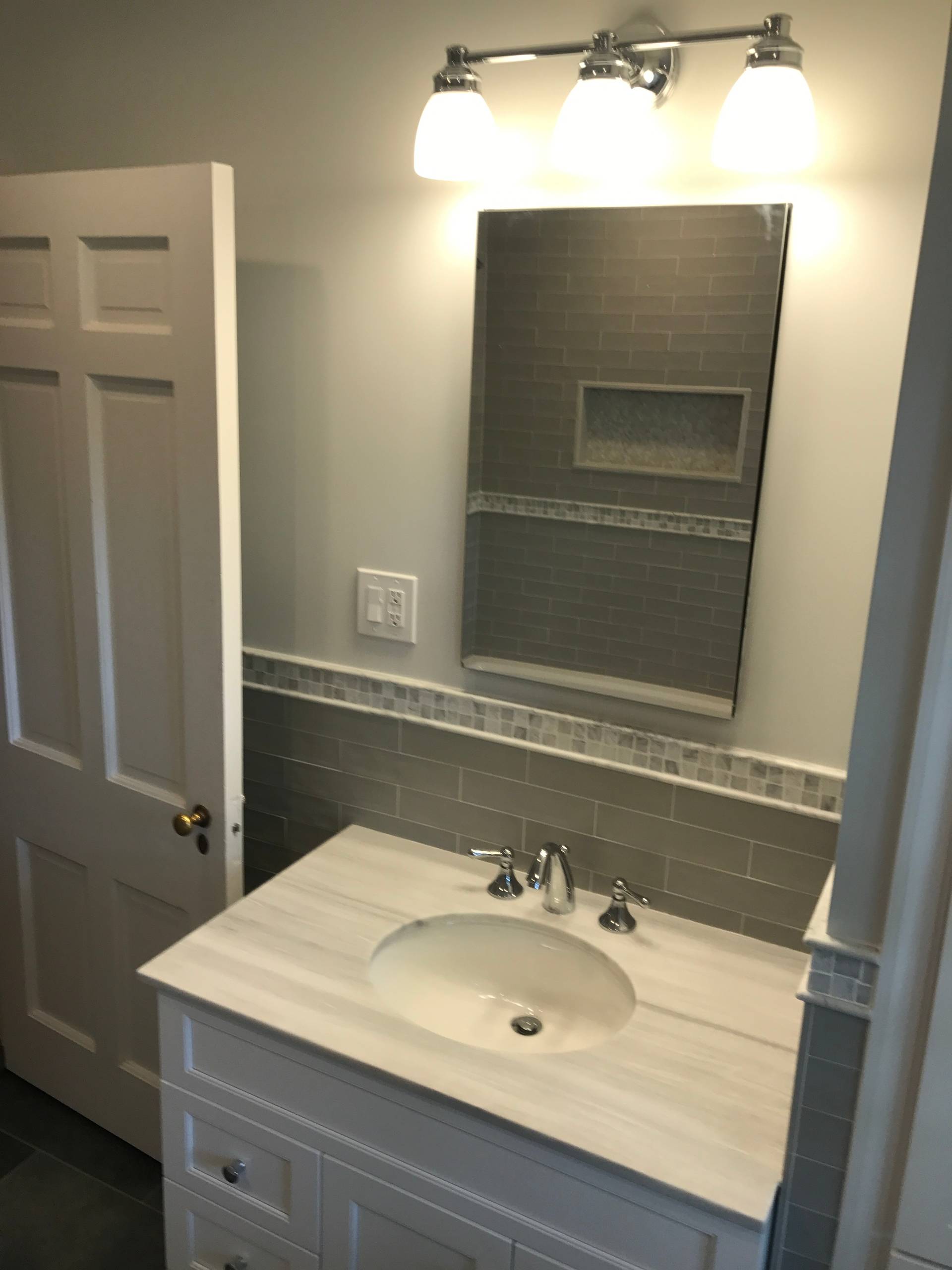Larchmont guest bathroom