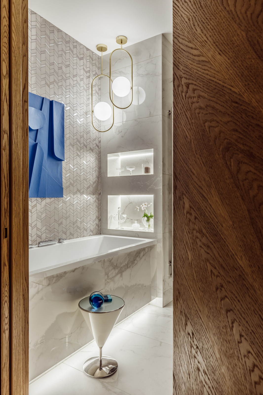 Дом с синими человечками