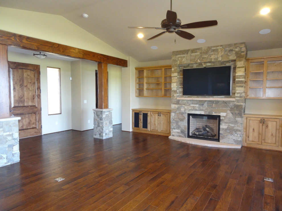 Home design - rustic home design idea in Phoenix