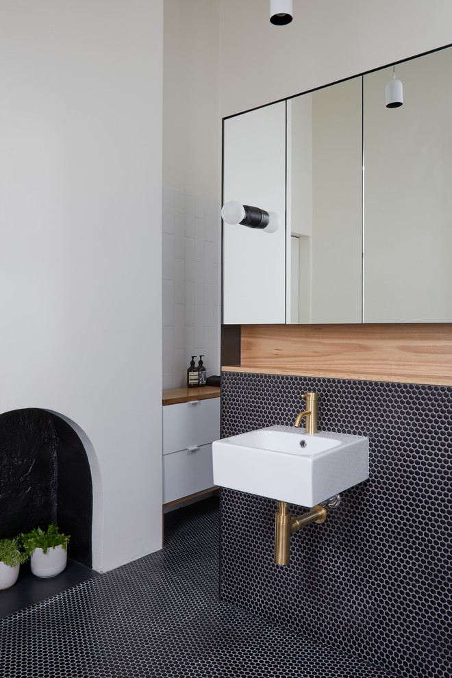 Photo of a small contemporary bathroom in Melbourne.