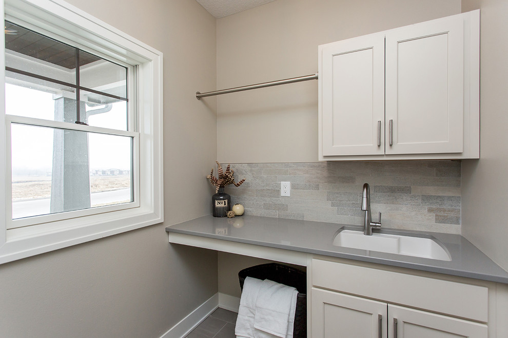 Home design - transitional home design idea