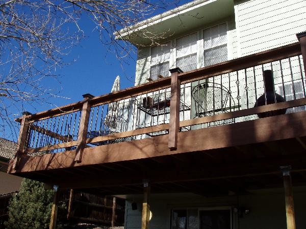 Example of a transitional deck design in Denver