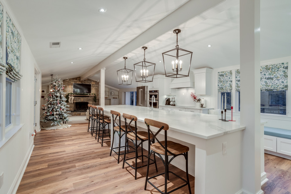 Example of a transitional home design design in Baltimore