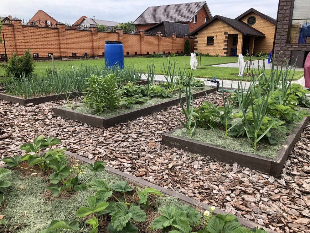 Озеленение частных участков и укладка рулонного газона