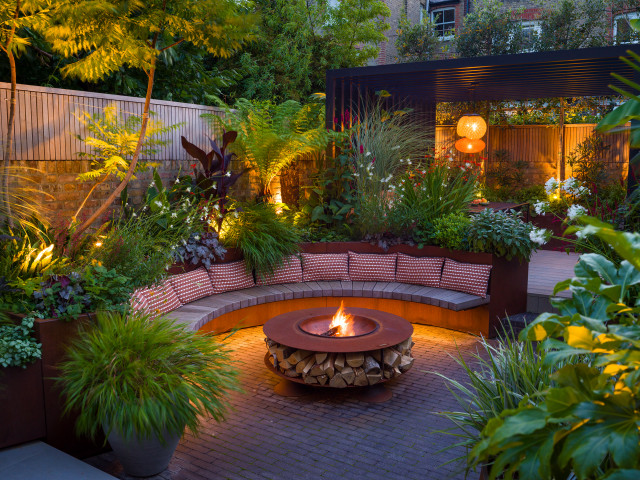 Highbury Entertaining Oasis contemporary-patio