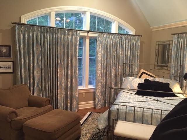 Blackout Drapes clasico-renovado-dormitorio