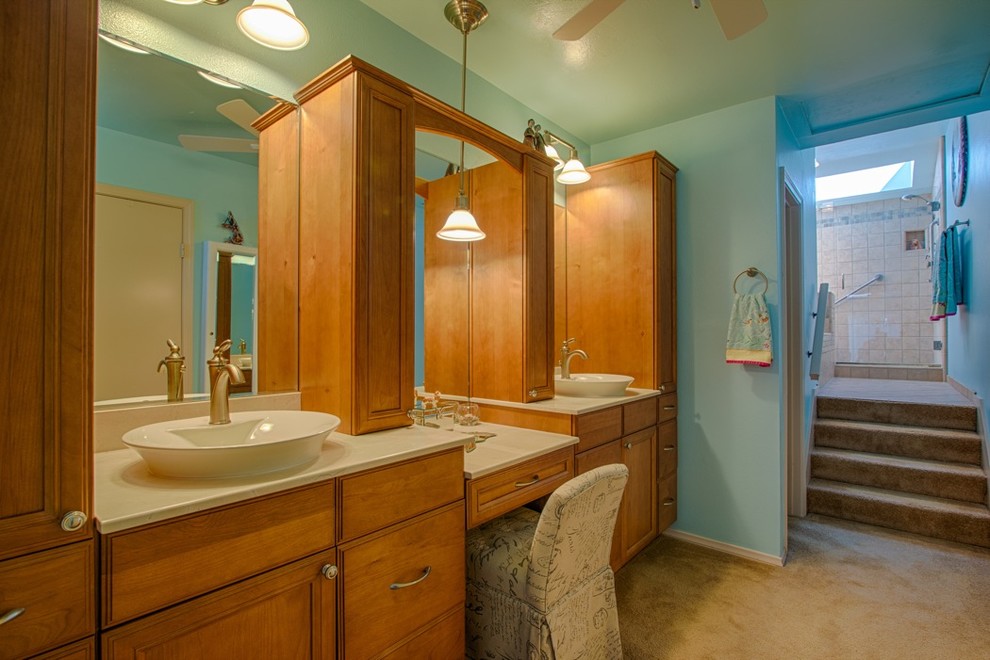 This is an example of a traditional bathroom in San Diego.