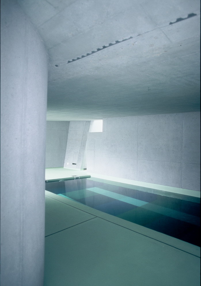 Moderner Pool in Sonstige