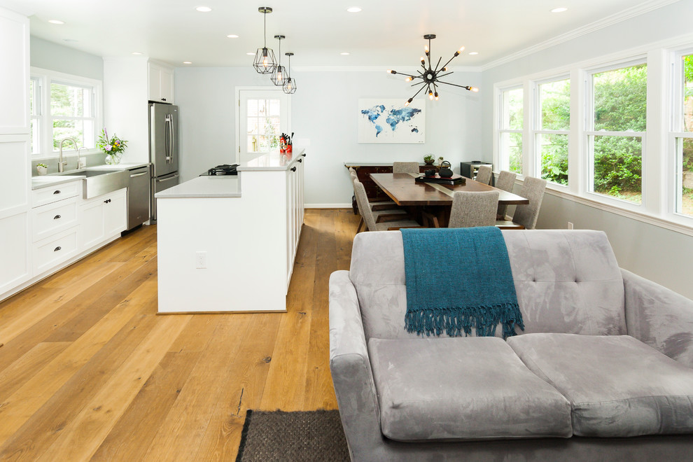 Example of a transitional kitchen design in DC Metro