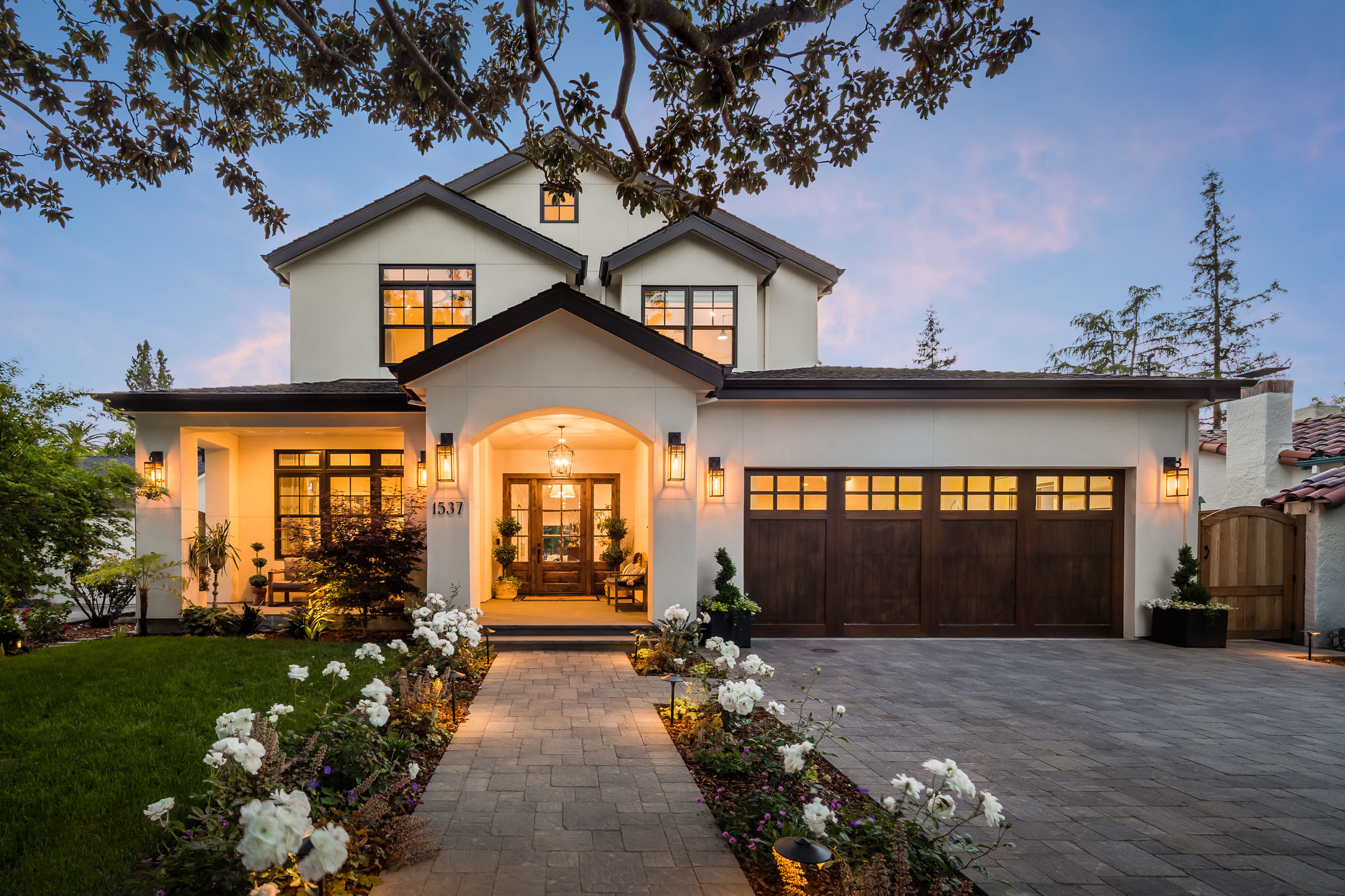 The 10 Most Popular Home Exterior Photos of Spring 2021, image size:2400x1600