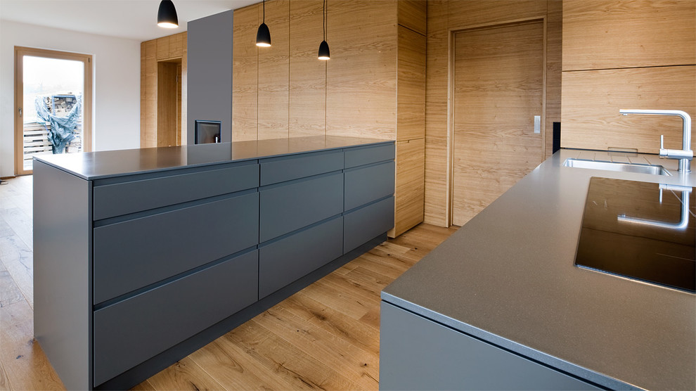 Schreinerküche in Wohnzimmer integriert - Modern - Küche - München ...