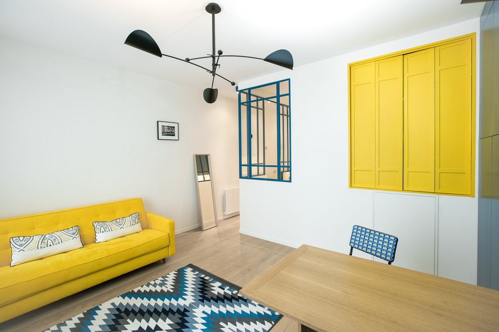 This is an example of a small contemporary home design in Paris.