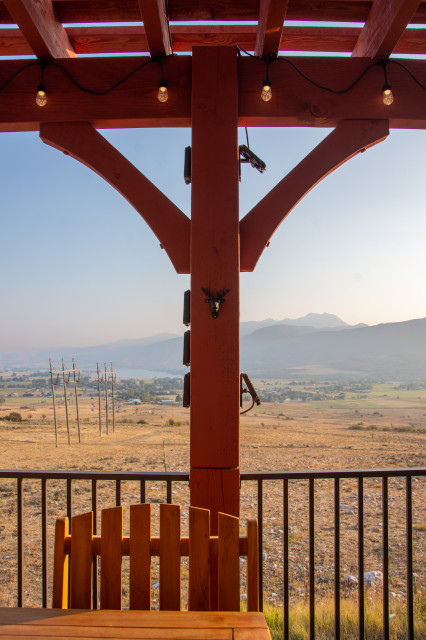 Pergola Installed on Pre-Established Deck Posts casa-de-campo-terraza-y-balcon