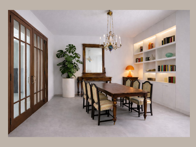 Restauro e nuova vita per una dimora storica mediterranean-dining-room