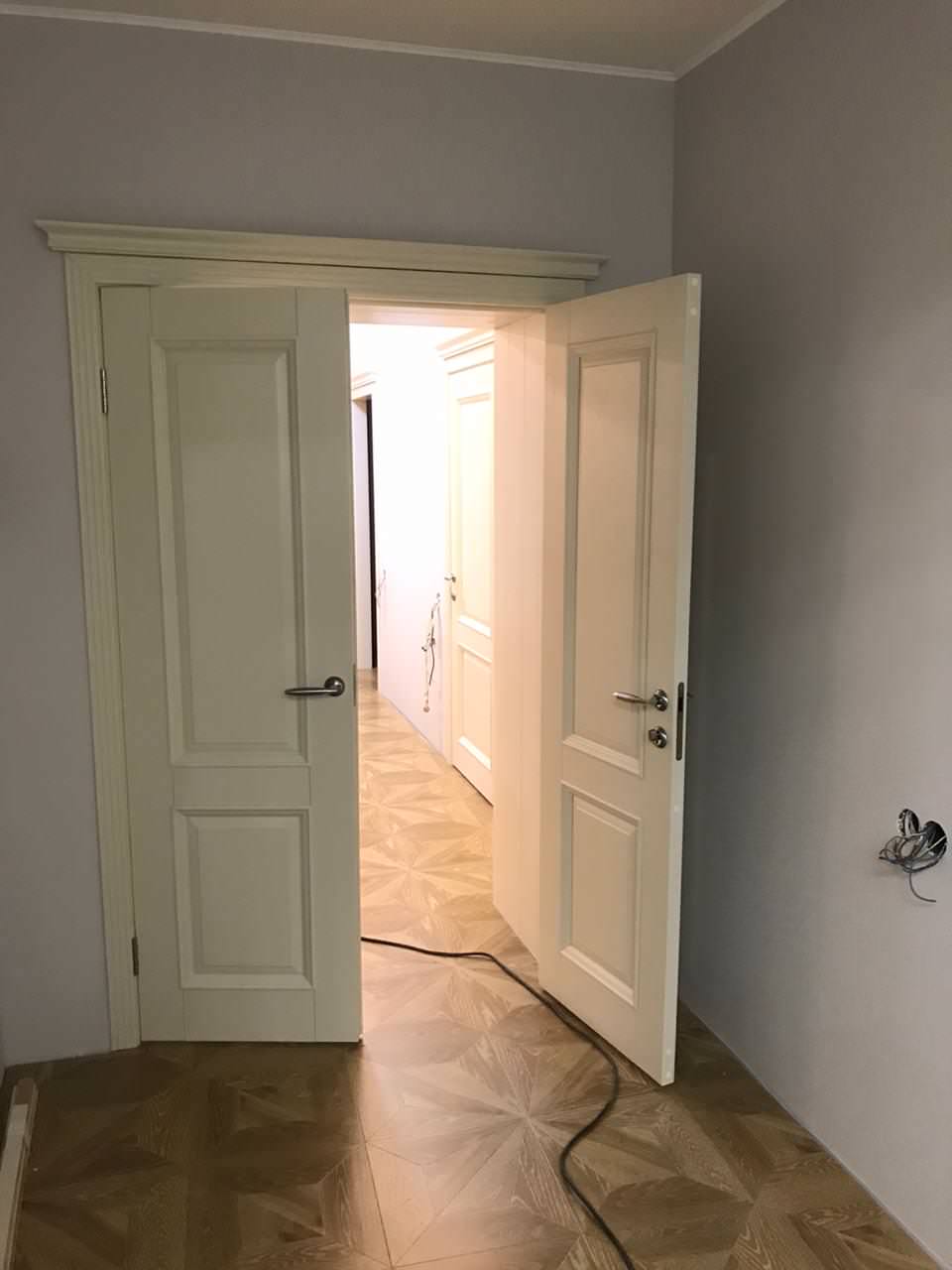 Поставка межкомнатных дверей из дуба, модель "Афина" Слоновая кость