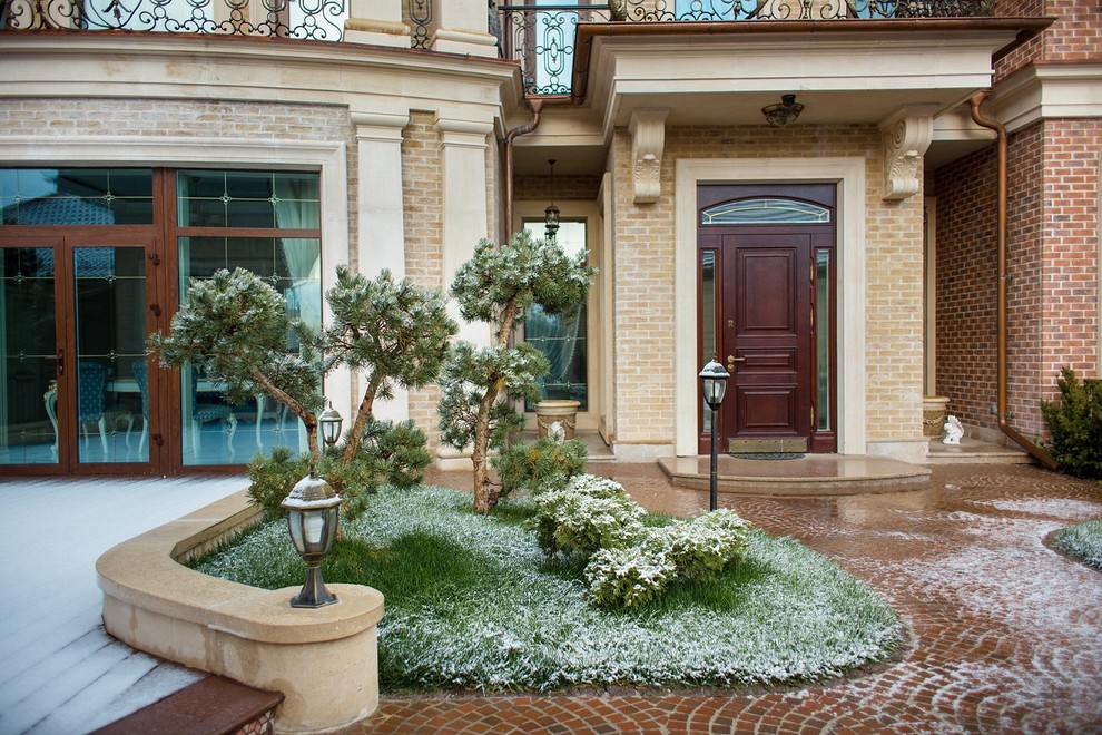 Design ideas for a traditional garden for winter in Other.