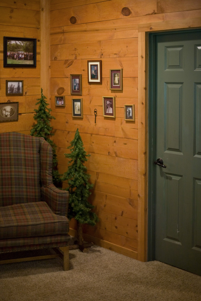Mountain style entryway photo in Seattle