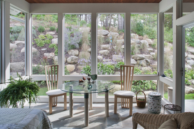 Heartland modern-veranda