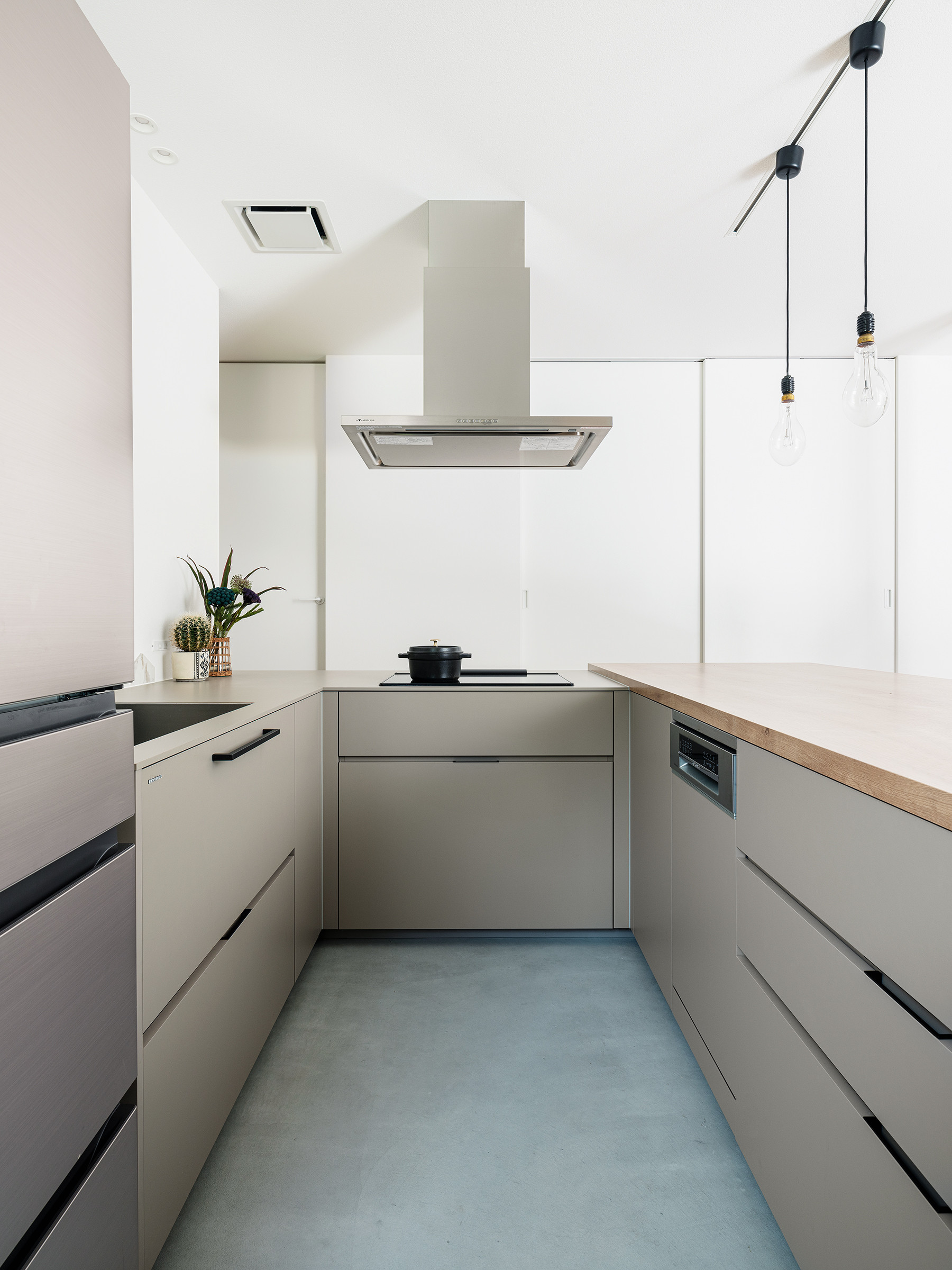 白いおしゃれなカフェ風キッチンの画像 75選 - 2026 年 5月 | Houzz