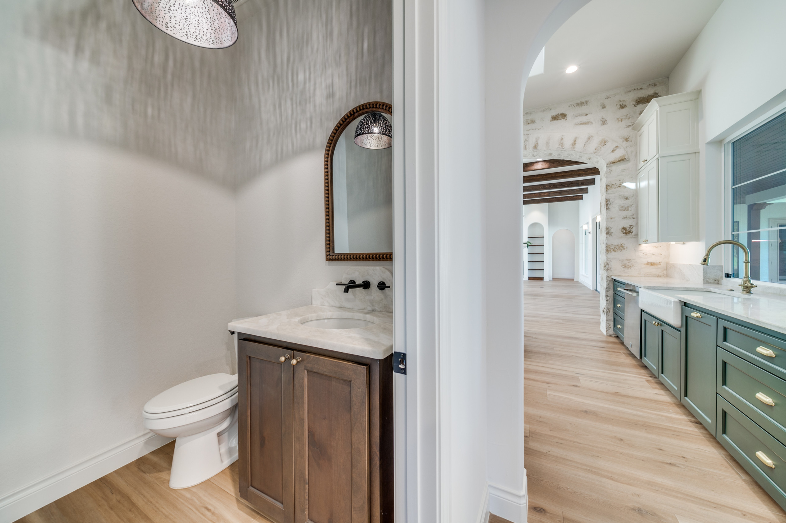 Spanish: 3,430 ft², 4 BR/3.5 BA/1 ST