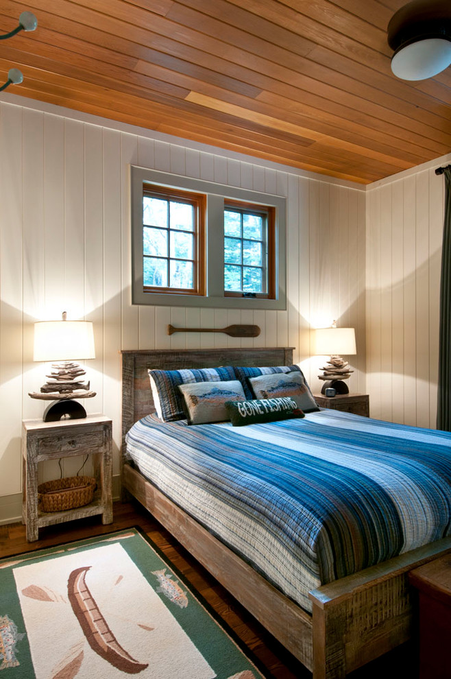 Inspiration for a country bedroom in Toronto with white walls.