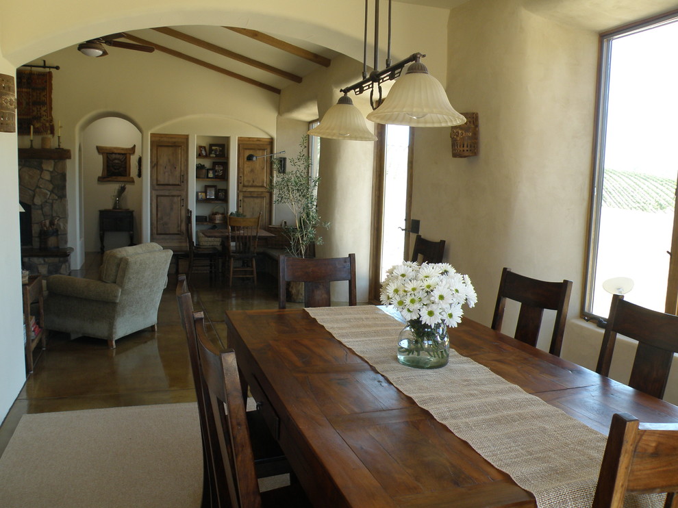Country dining room in San Luis Obispo.