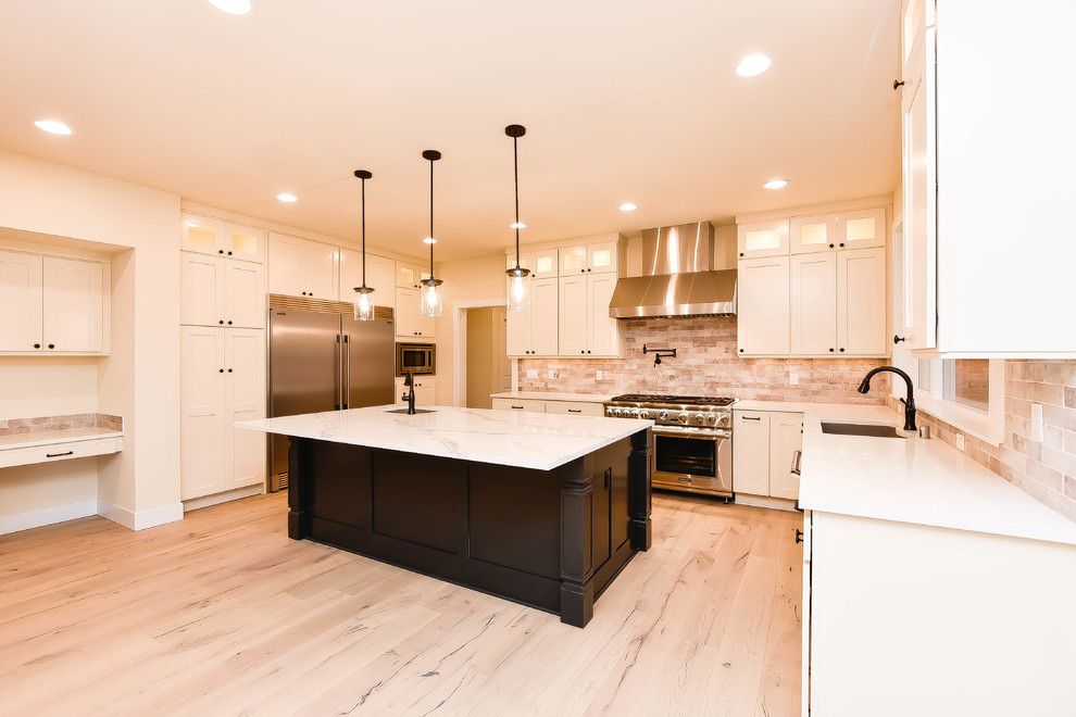Kitchen - kitchen idea in Seattle