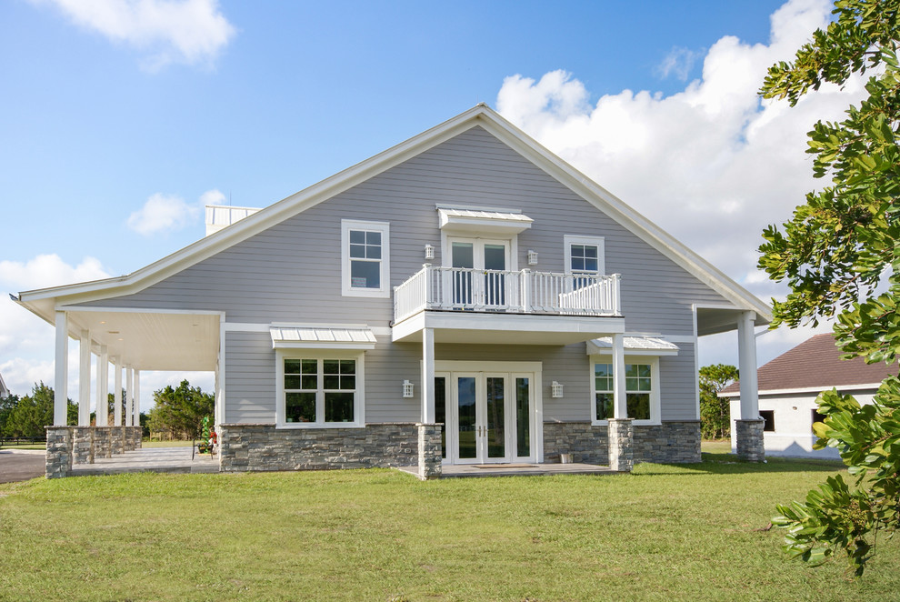 Home design - large farmhouse home design idea in Miami