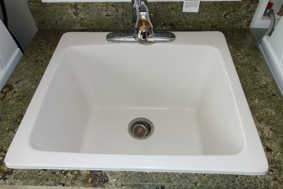 Home design - transitional home design idea in Orange County