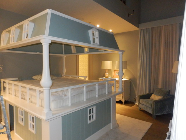 Proyecto Barbikja (MOSC&Uacute;) transitional