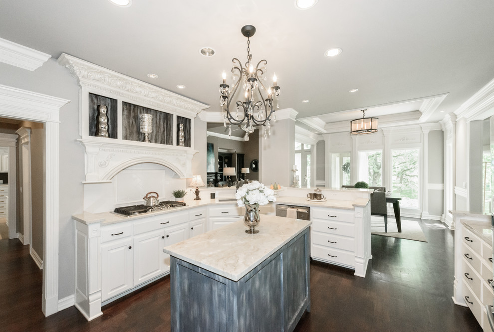 Kitchen - transitional kitchen idea