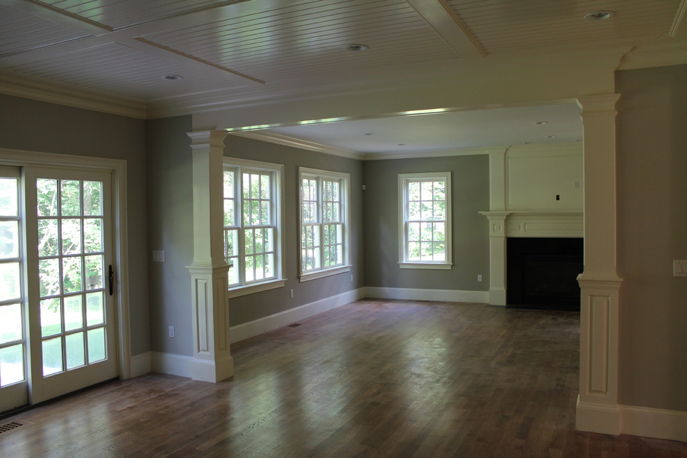 Photo of a traditional family room in Boston.