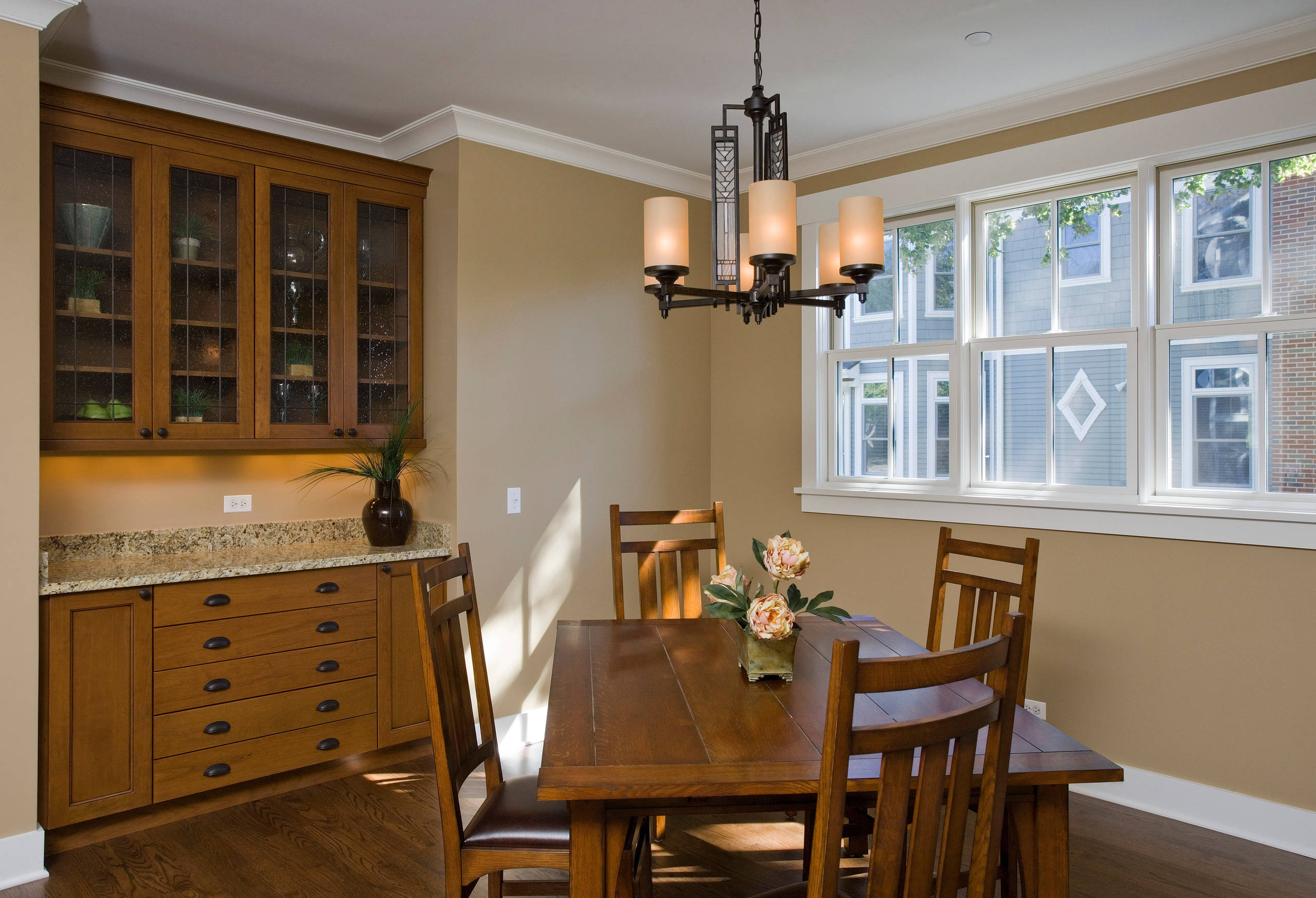 Dining/Breakfast Room with Butler's Pantry