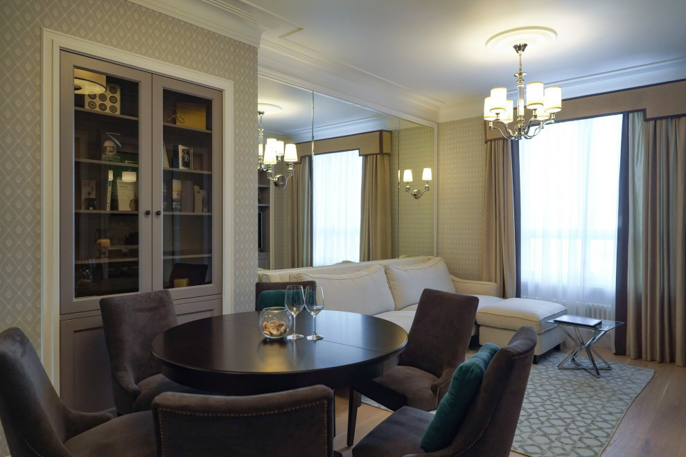 Зеркальное панноЗеркальное панно. В проекте использовали зеркало серебро 6мм. Ус