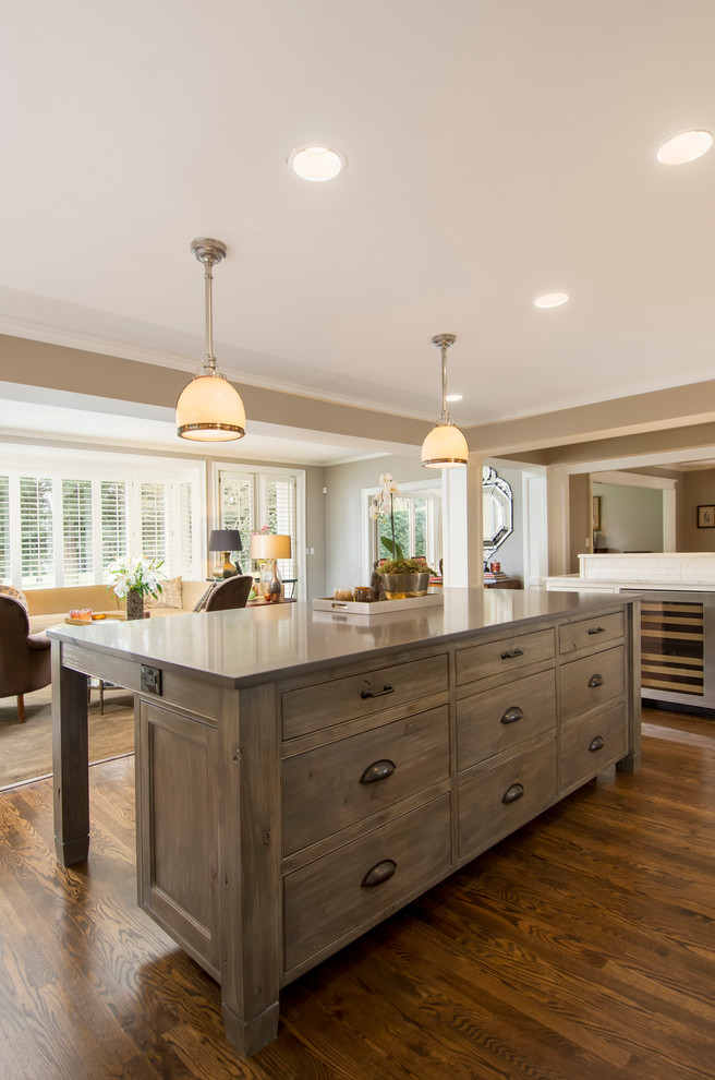 Elegant kitchen photo in Seattle