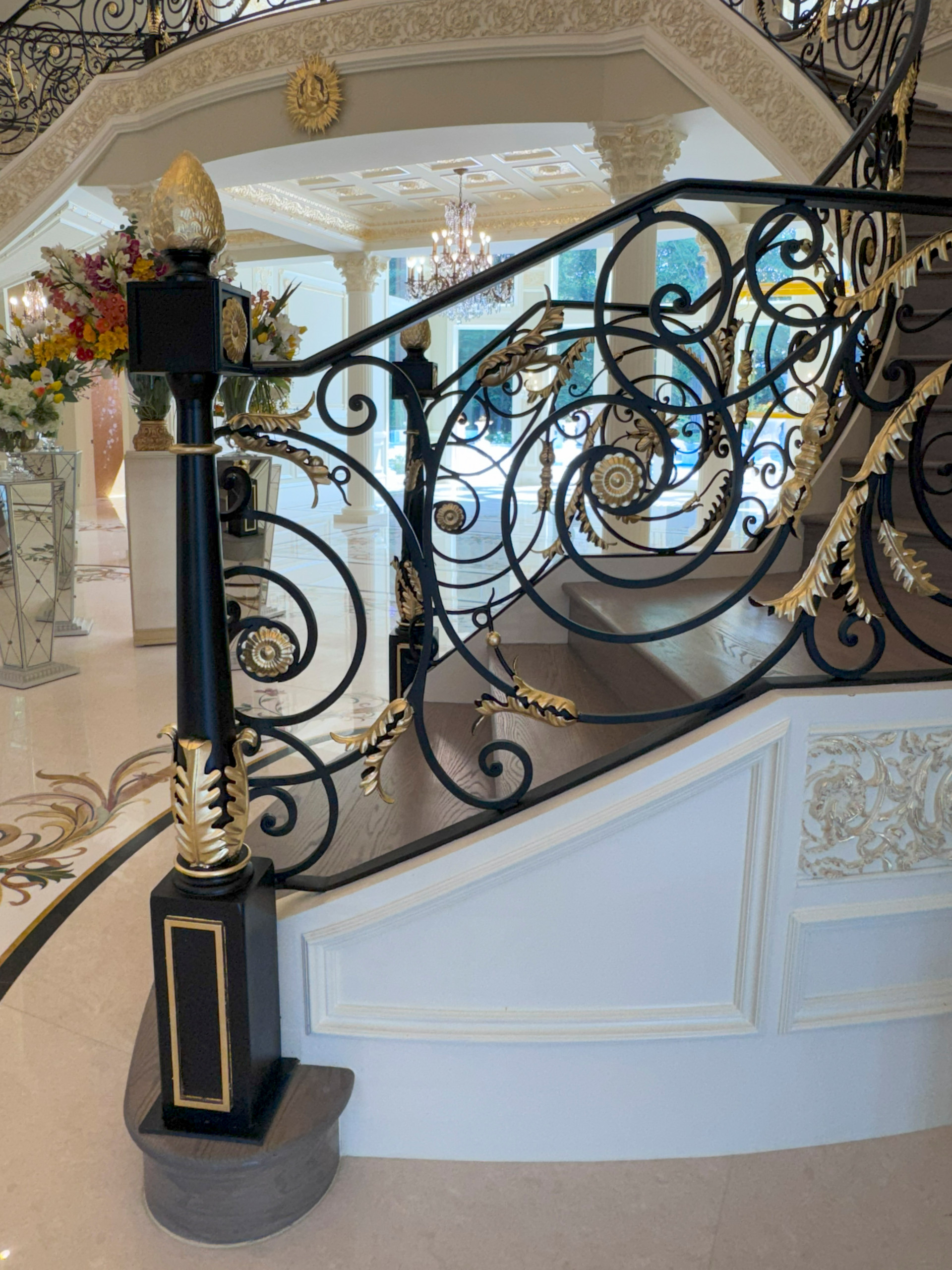 135_Vibrant Staircase with Touch of Historic Grandeur, Great Falls, VA 22066