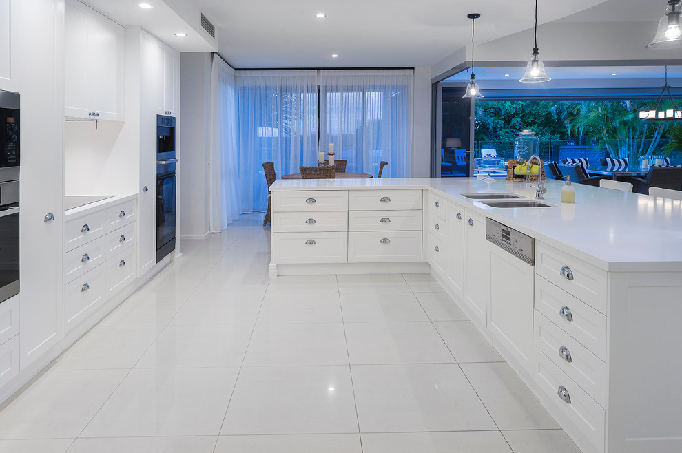 Beach style kitchen in Brisbane.