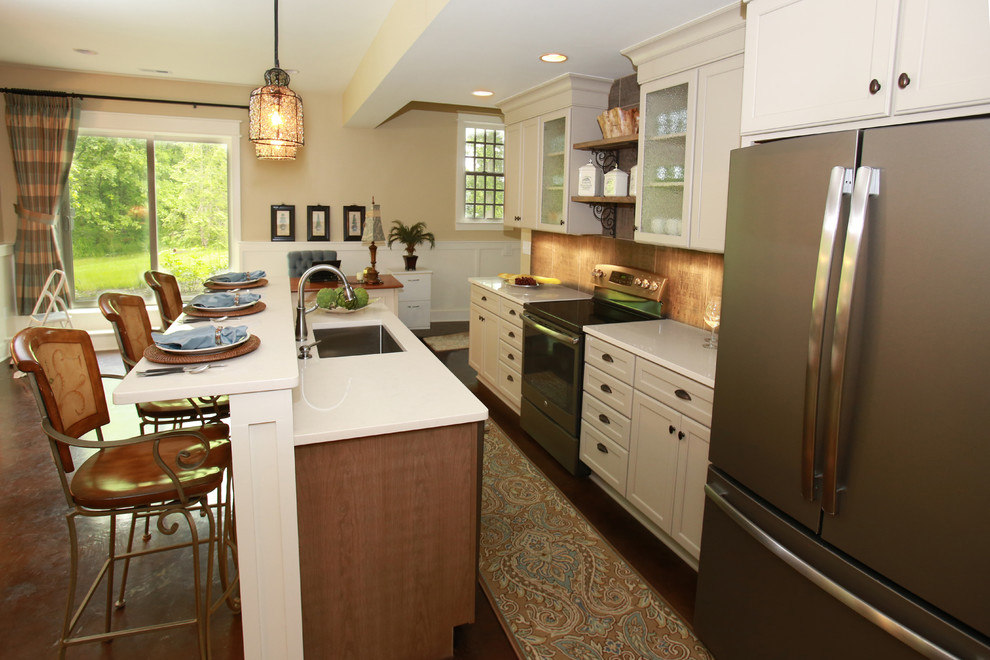Design ideas for a country kitchen in Columbus.
