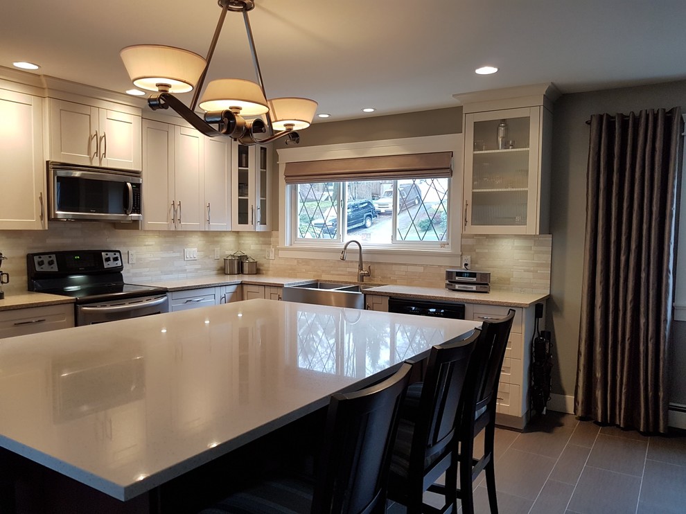 Home design - transitional home design idea