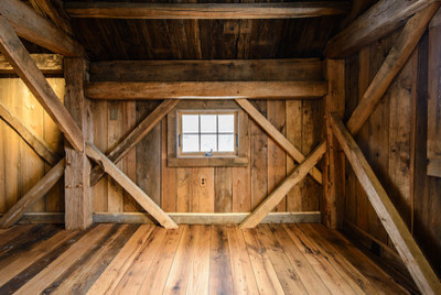 Example of a mountain style home design design in Boston