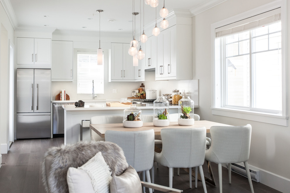 Home design - transitional home design idea in Vancouver