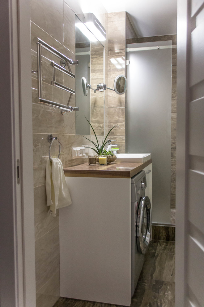 Душевая комната для мужчины.