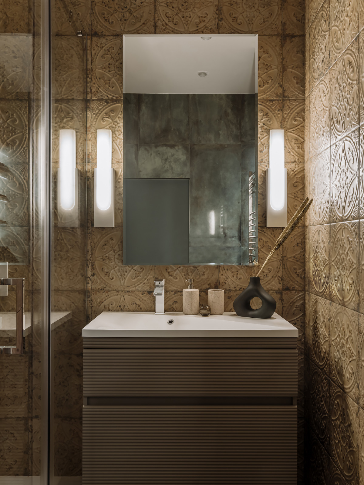 Kiss of foggy forest