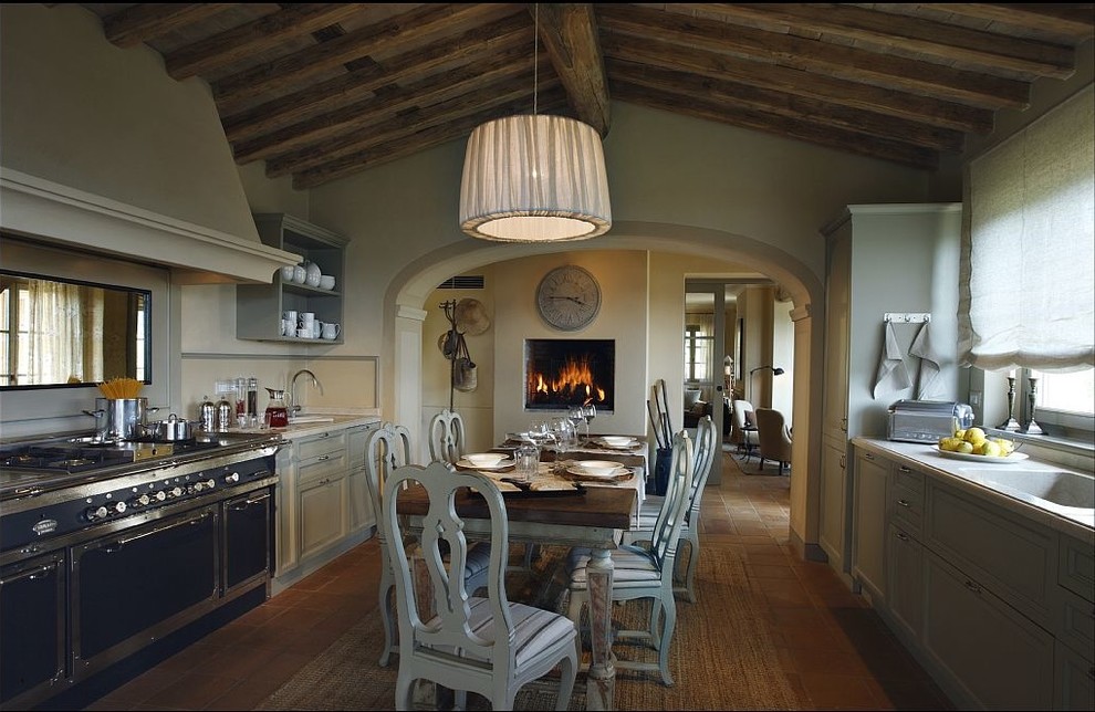 Inspiration for a country kitchen in Florence.