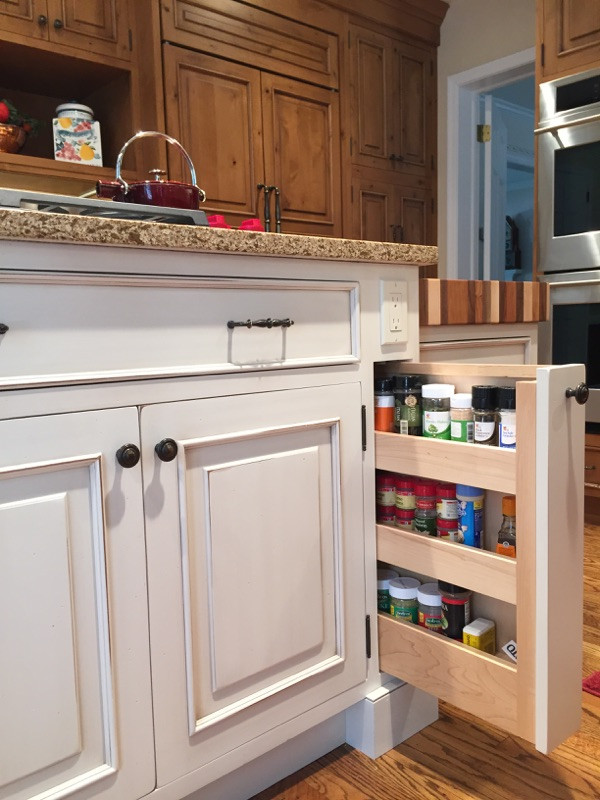Inspiration for a rustic kitchen remodel in Philadelphia