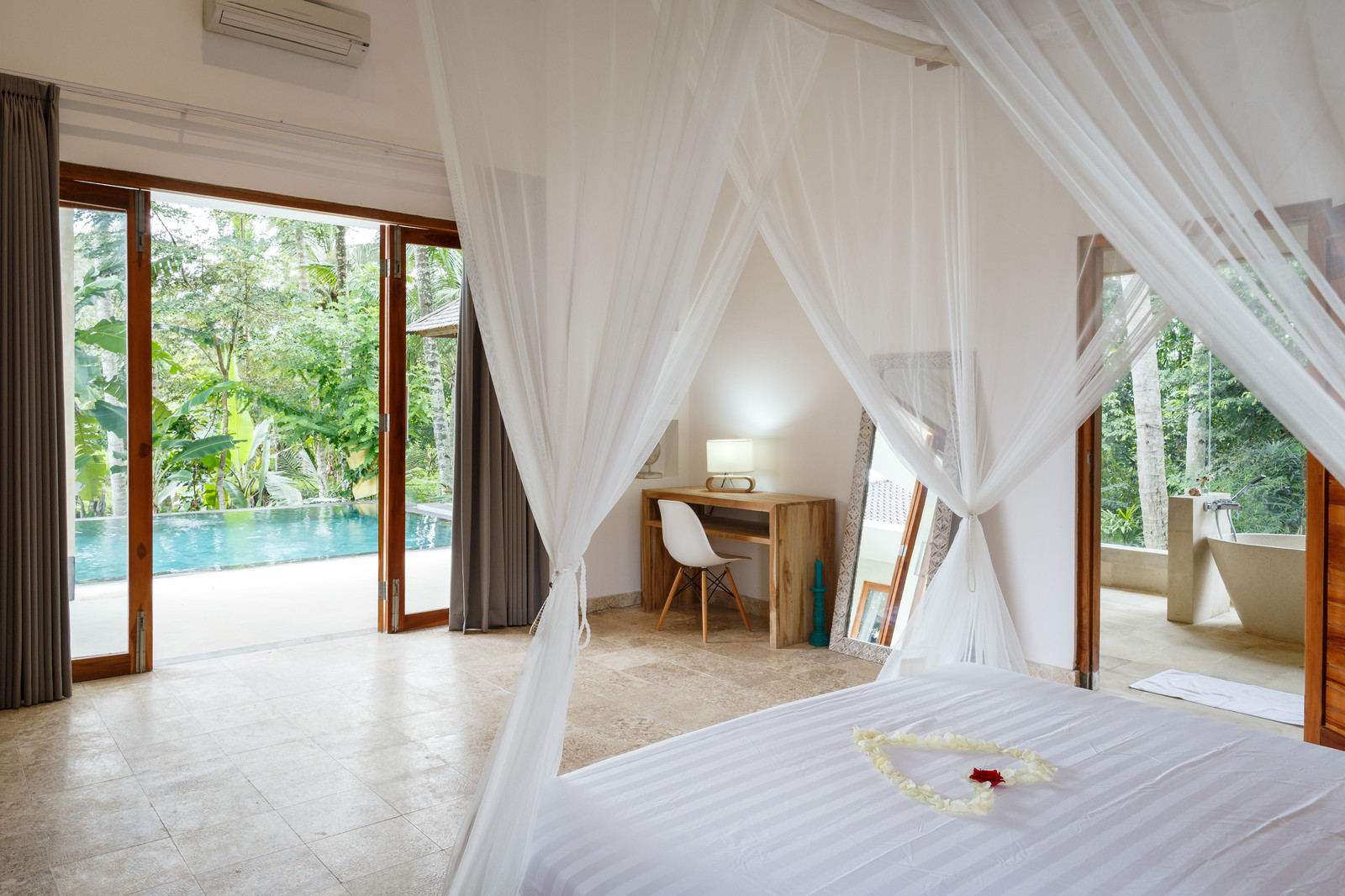 Вилла All Saints