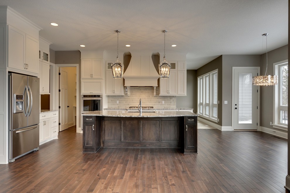 Transitional kitchen photo in Minneapolis